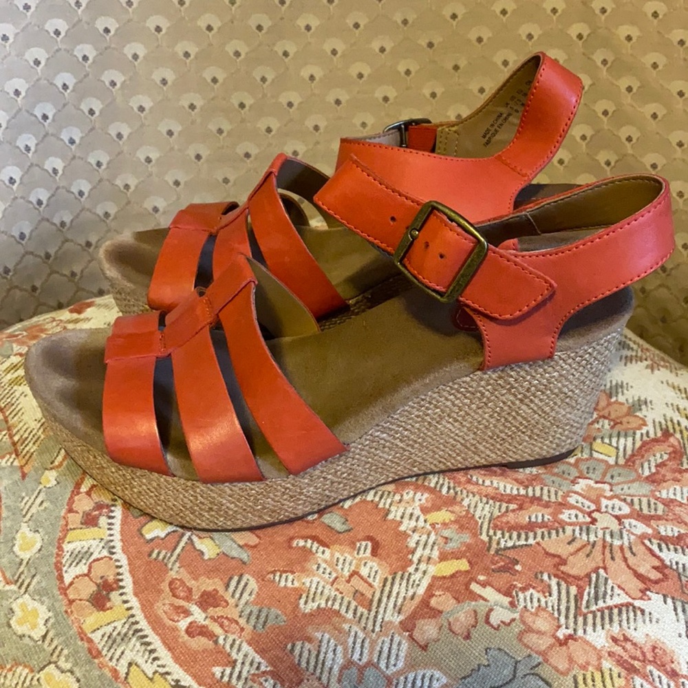 Clarks red platform sandals